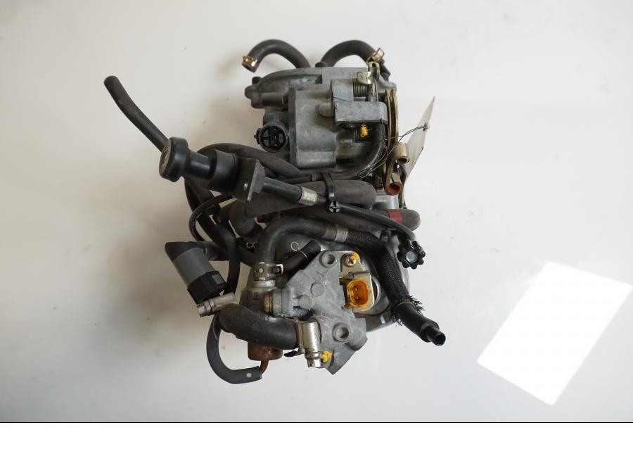 Framsidan på Spjällhus från en Kawasaki VN 1500 Classic Tourer -2003 motorcykel.