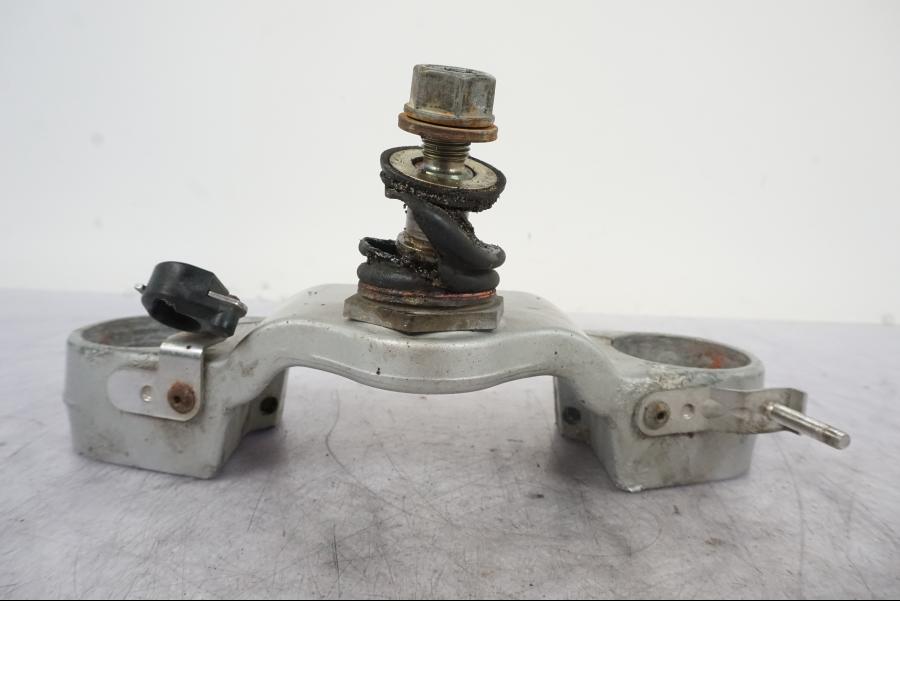 Vänster sida på Gaffelkrona från en BMW R 1150 GS -2002 motorcykel.