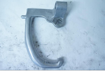 Baksidan på Passagerarhandtag från en Honda VFR 750 -1992 motorcykel.