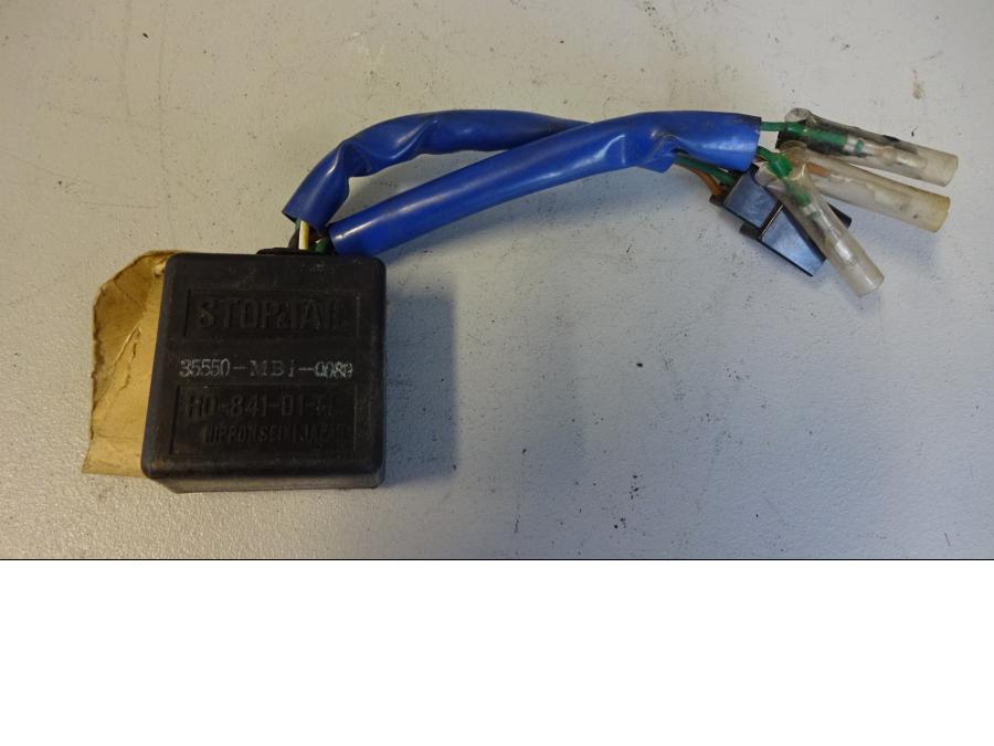 Baksidan på Relä från en Honda VF 750 C -1983 motorcykel.