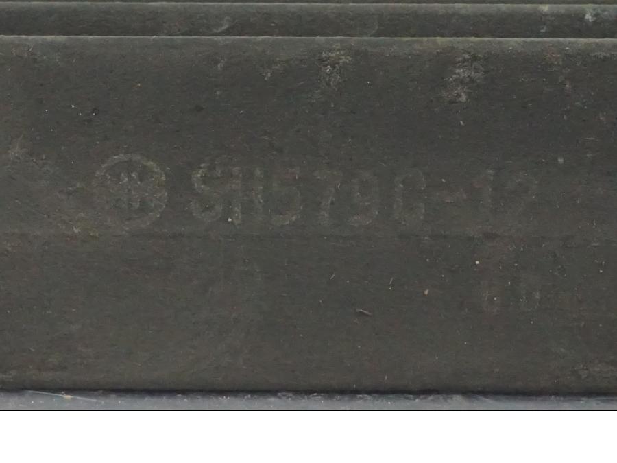 Snett uppifrån på Likriktare från en Honda CBR 1100 XX -1999 motorcykel.