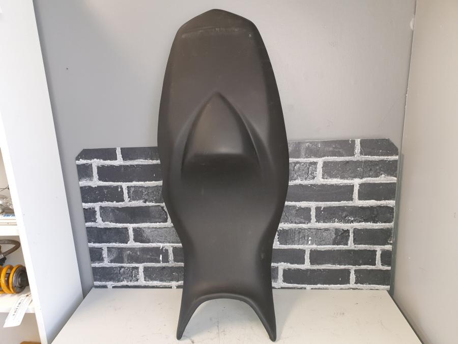 Framsidan på Sadel från en BMW F 800 S -2010 motorcykel.