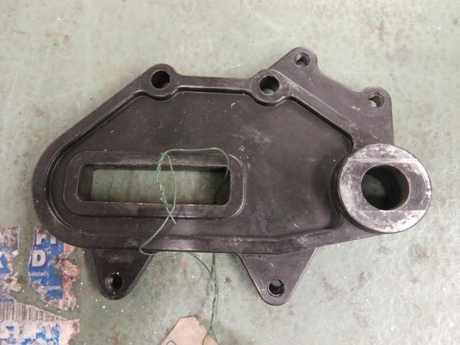 Framsidan på Bromsoksfäste från en Aprilia Pegaso 650 -1997 motorcykel.