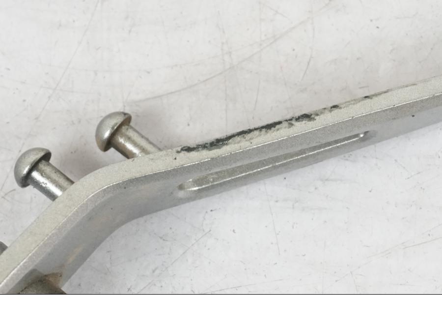 Höger sida på Bromspedal från en Kawasaki Z 900 -2019 motorcykel.