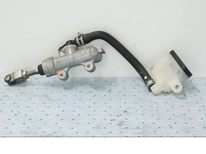 Framsidan på Bromshuvudcylinder från en Suzuki GSX-R 1000 -2008 motorcykel.