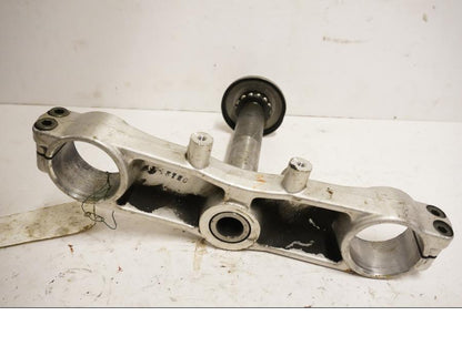 Baksidan på Gaffelkrona från en Yamaha YZF 1000 R -1999 motorcykel.