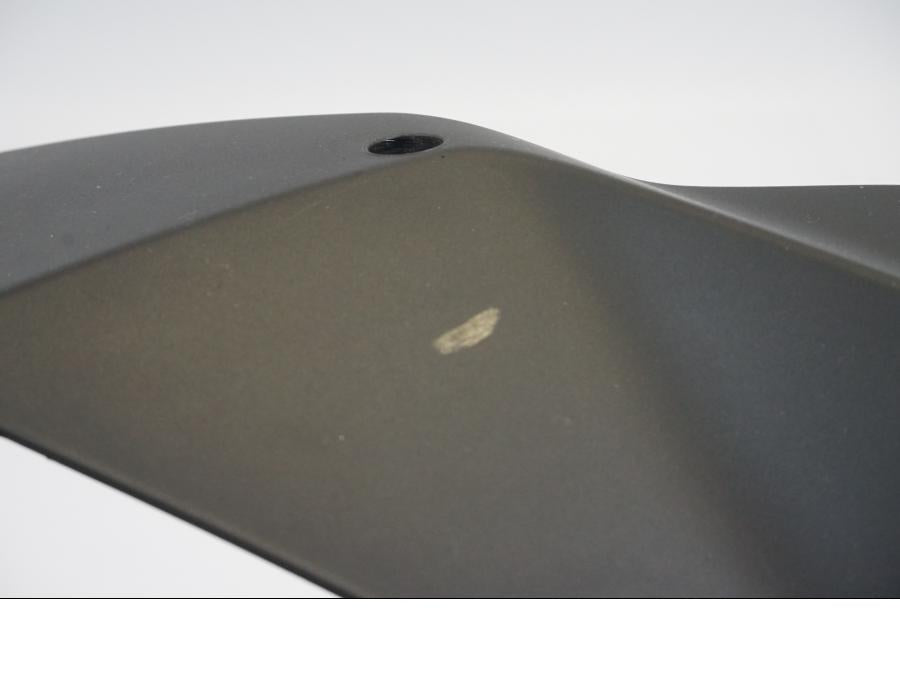 Snett nerifrån på Kylarvinge från en KTM 1290 Super Duke -2020 motorcykel.