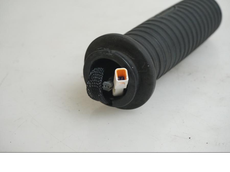 Baksidan på Värmehandtag från en Indian Chieftain Dark Horse -2019 motorcykel.