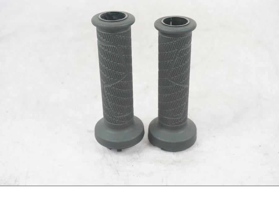 Framsidan på Handtag från en KTM 1290 Super Adventure S -2022 motorcykel.