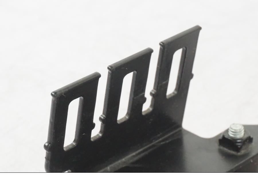 Vänster sida på ABS Låda från en KTM 690 Duke -2015 motorcykel.