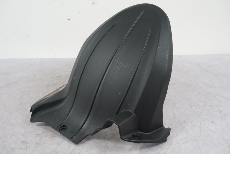 Vänster sida på Svingskärm från en Ducati Multistrada V4 -2024 motorcykel.