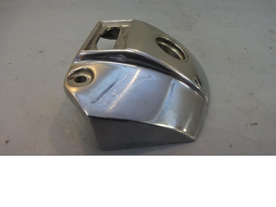 Höger sida på Strålkastarfäste från en H-D FXD Dyna Glide -2003 motorcykel.