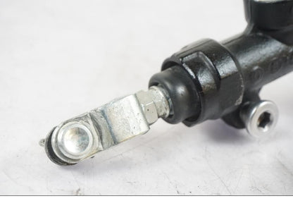 Vänster sida på Bromshuvudcylinder från en Kawasaki ZX-6R -2011 motorcykel.