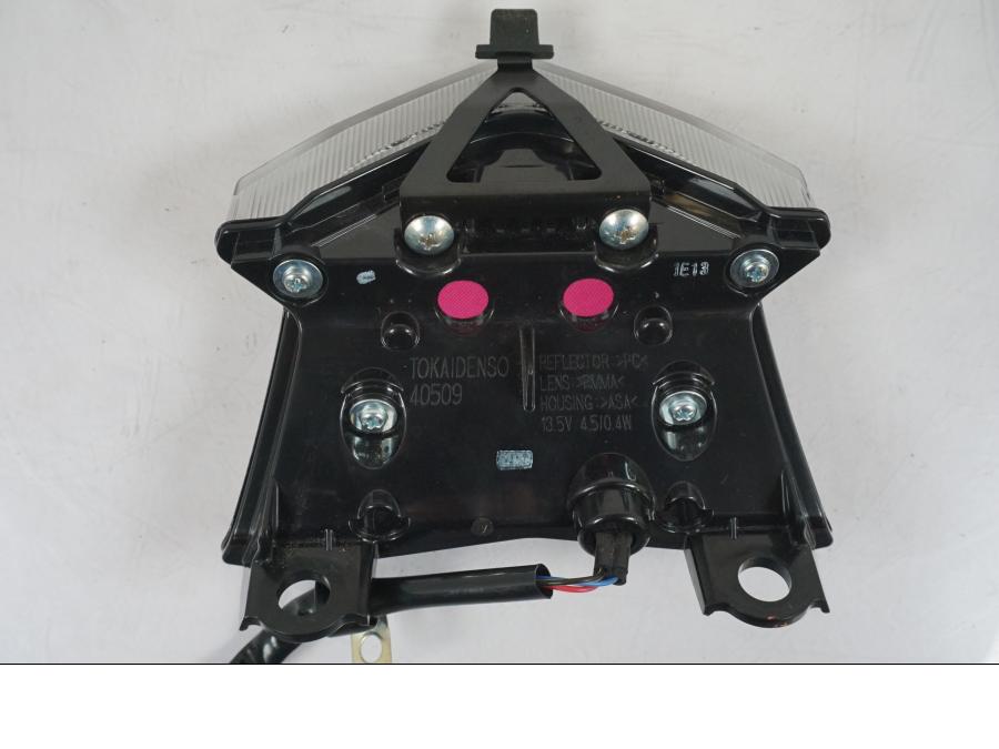 Snett nerifrån på Baklampa från en Kawasaki Z 900 -2021 motorcykel.