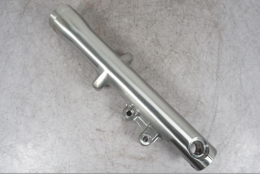 Framsidan på Gaffelben från en Kawasaki VN 1500 -1999 motorcykel.