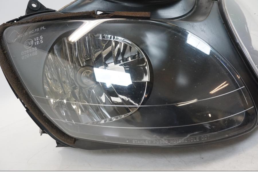 Höger sida på Strålkastare från en Kawasaki ZX-12R -2000 motorcykel.