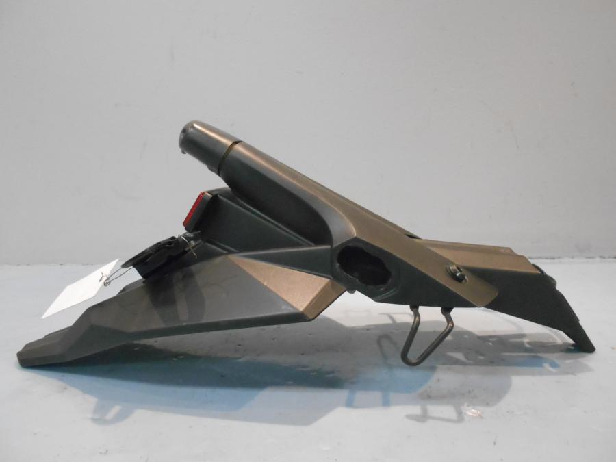 Baksidan på Bakskärm från en Kawasaki ER-6N -2016 motorcykel.