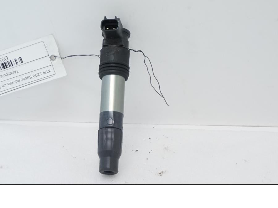 Baksidan på Tändspole från en KTM 1290 Super Adventure R -2021 motorcykel.