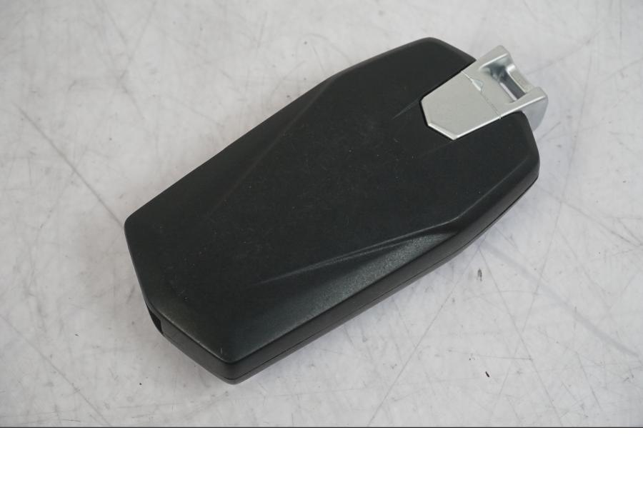 Snett nerifrån på Låssats från en KTM 1290 Super Adventure R -2018 motorcykel.