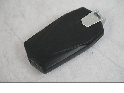 Snett nerifrån på Låssats från en KTM 1290 Super Adventure R -2018 motorcykel.