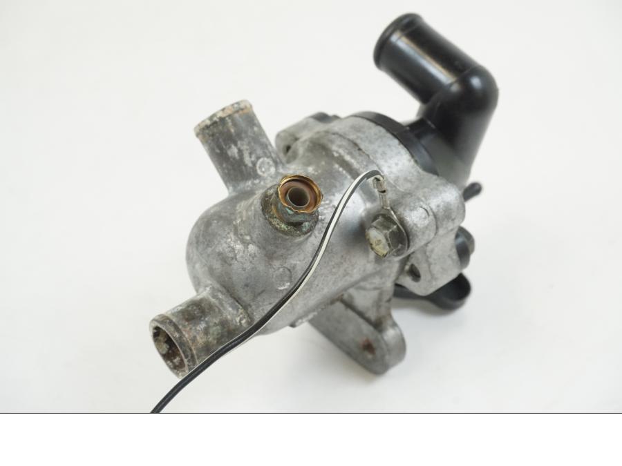 Extrabild1 på Vattentermostathus från en Aprilia RS 250 -1998 motorcykel.