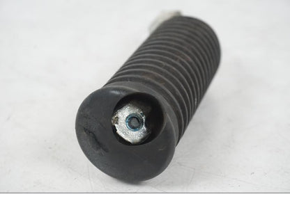 Höger sida på Fotpinne från en H-D Softail FXCW Rocker -2008 motorcykel.