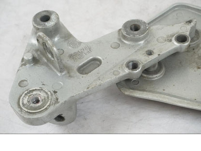 Extrabild1 på Fotpinnefäste från en Triumph Tiger Explorer -2013 motorcykel.