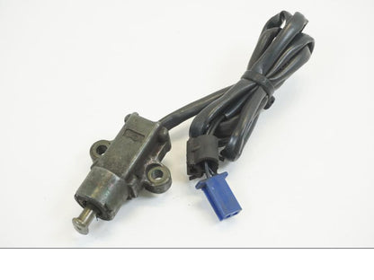 Framsidan på Sidostödsbrytare från en Yamaha FZ-S 600 -2001 motorcykel.