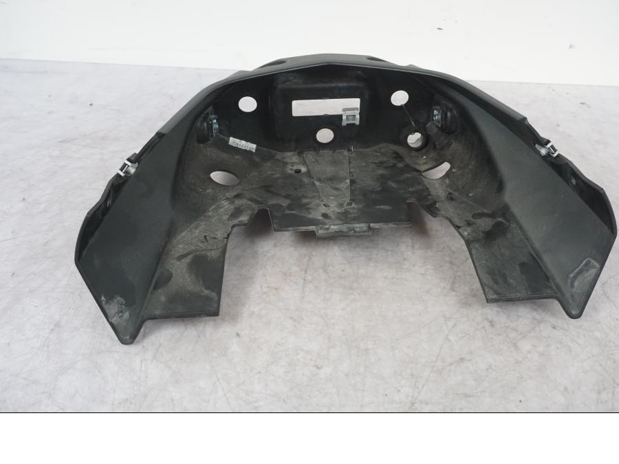 Vänster sida på Bakvinge från en BMW F 800 R -2018 motorcykel.