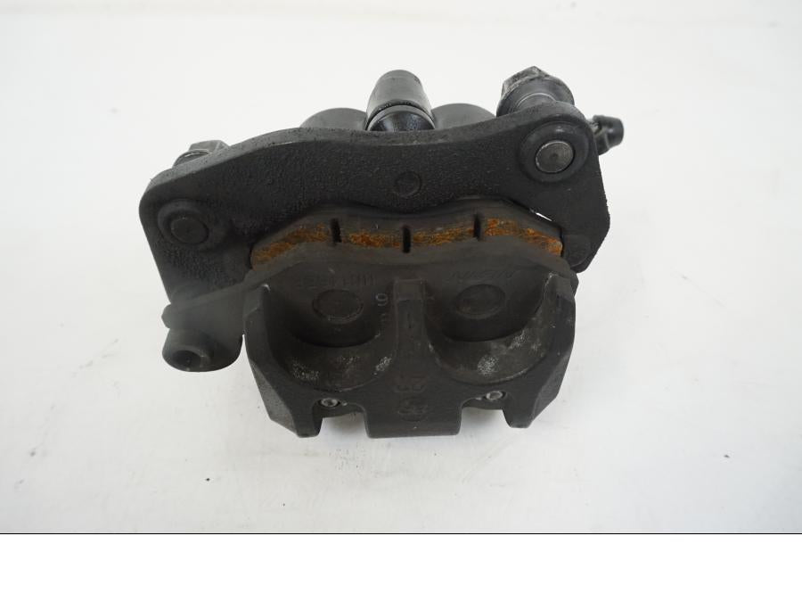 Snett nerifrån på Bromsok från en Triumph Speed Triple -2009 motorcykel.