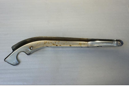 Vänster sida på Bakskärmstag från en Suzuki VZ 800 -1998 motorcykel.