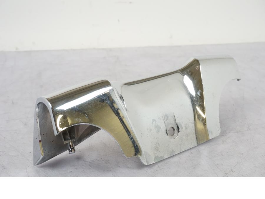 Höger sida på Blinkerskåpa från en Suzuki VL 800 -2002 motorcykel.