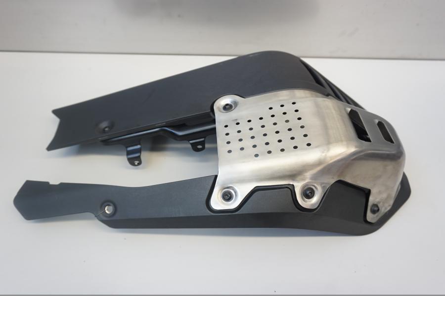 Vänster sida på Magkåpa från en KTM 390 Adventure -2020 motorcykel.