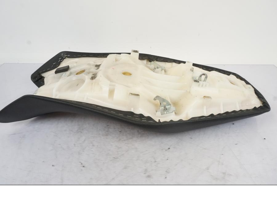 Extrabild1 på Sadel från en Kawasaki ER-6F -2010 motorcykel.