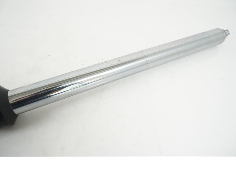 Snett uppifrån på Gaffelben från en Suzuki GS 1000 -1978 motorcykel.