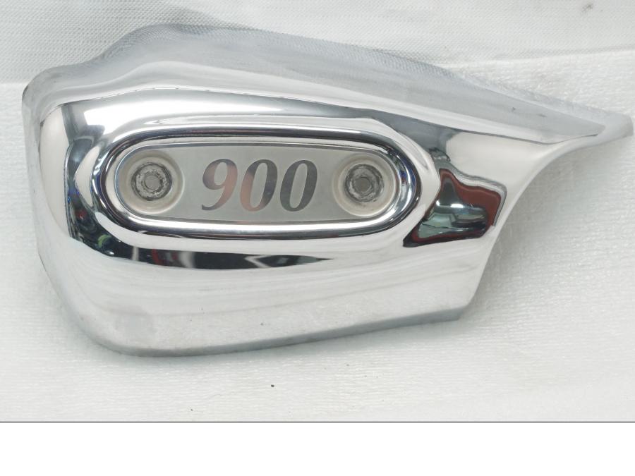 Baksidan på Luftburksdekor från en Triumph Legend TT -2000 motorcykel.