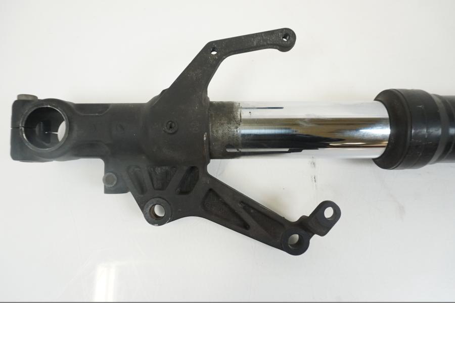 Vänster sida på Gaffelben från en Yamaha YZF 1000 R1 -2002 motorcykel.