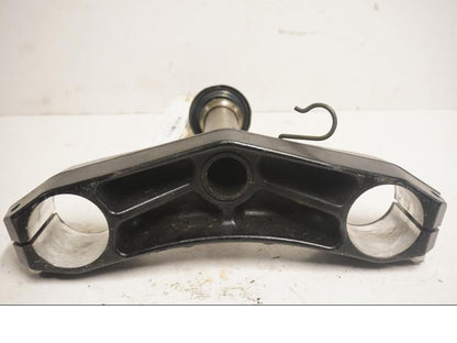 Baksidan på Gaffelkrona från en Kawasaki Z 1000 -2003 motorcykel.