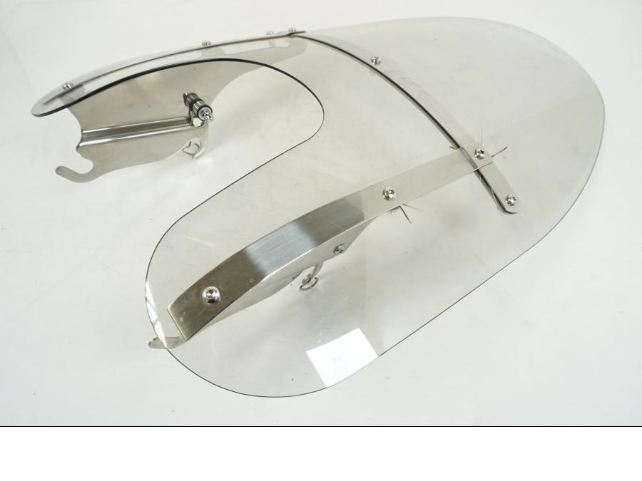 Höger sida på Vindruta från en H-D Dyna Switchback FLD -2005 motorcykel.