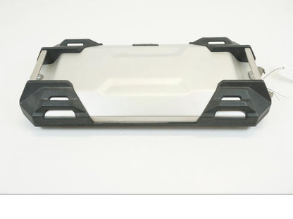 Framsidan på Sidoväska från en KTM 950 Adventure -2018 motorcykel.