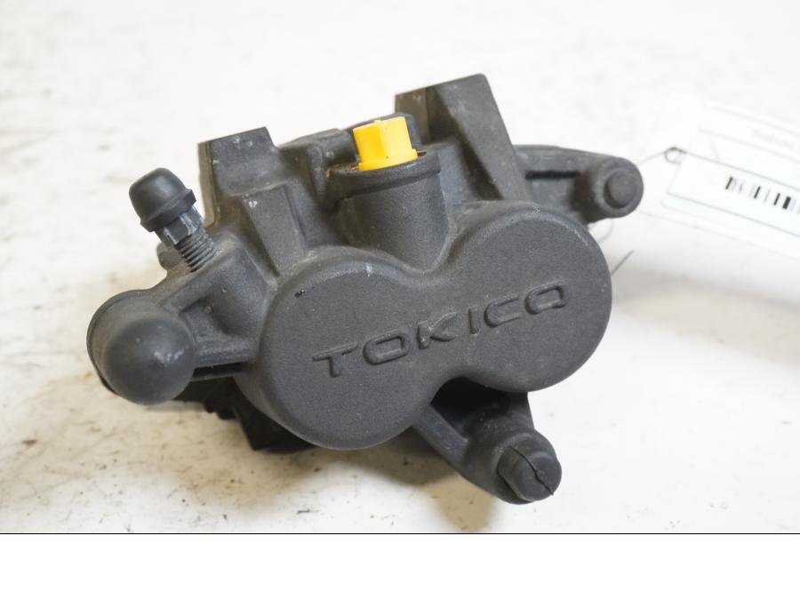 Framsidan på Bromsok från en Suzuki SV 650 -2003 motorcykel.