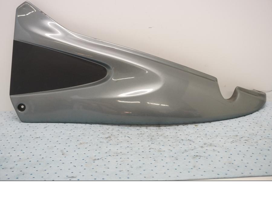 Framsidan på Sidopanel från en BMW F 650 ST -1999 motorcykel.