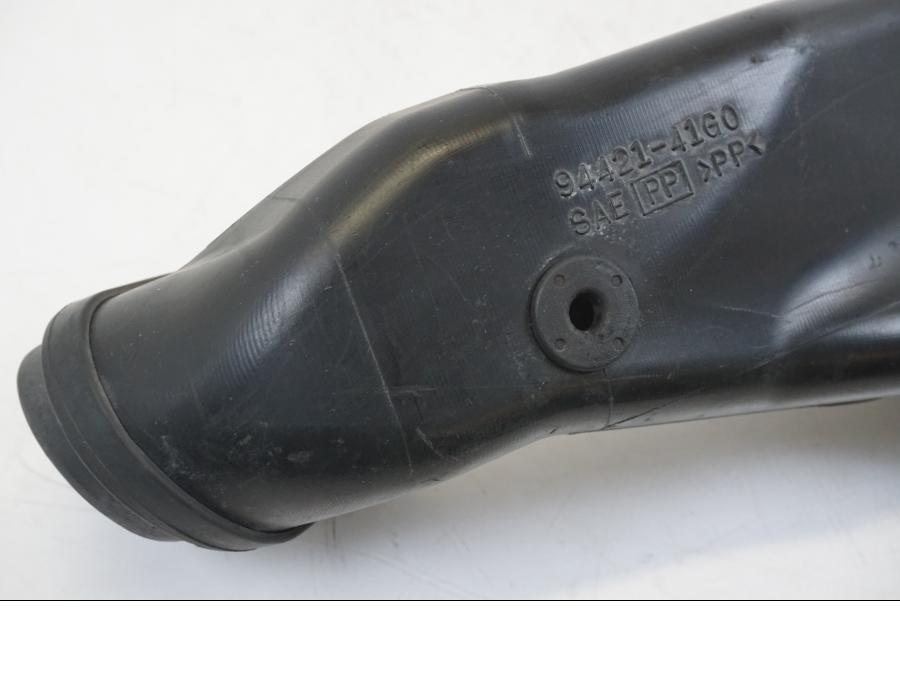 Vänster sida på Luftrör från en Suzuki GSX-R 1000 -2005 motorcykel.