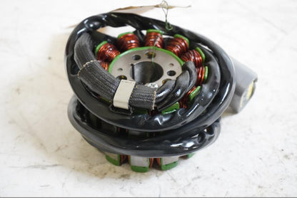 Framsidan på Generator från en Yamaha FZ1-SA -2008 motorcykel.