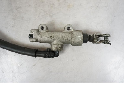 Baksidan på Bromshuvudcylinder från en Kawasaki Versys 650 -2014 motorcykel.