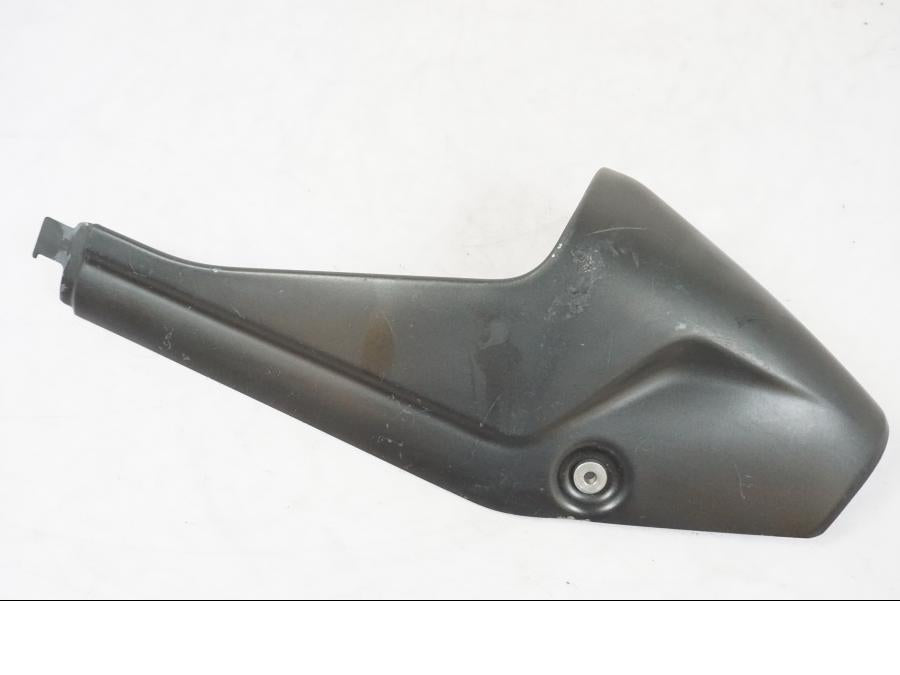 Framsidan på Värmeskydd från en Kawasaki ZX-6R -2011 motorcykel.