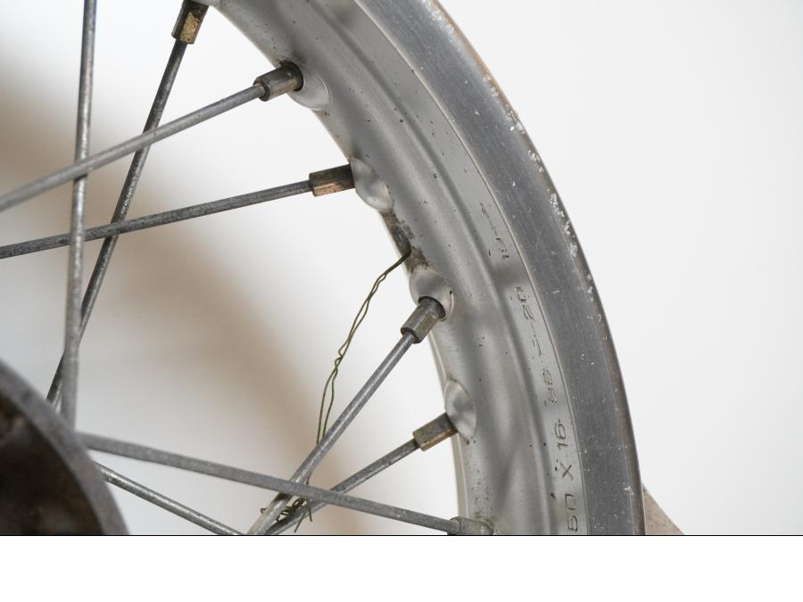 Extrabild5 på Fälg från en Honda NX 250 -1990 motorcykel.