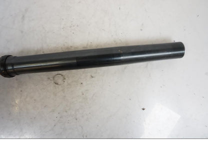 Snett nerifrån på Gaffelben från en KTM 690 SMCR -2016 motorcykel.