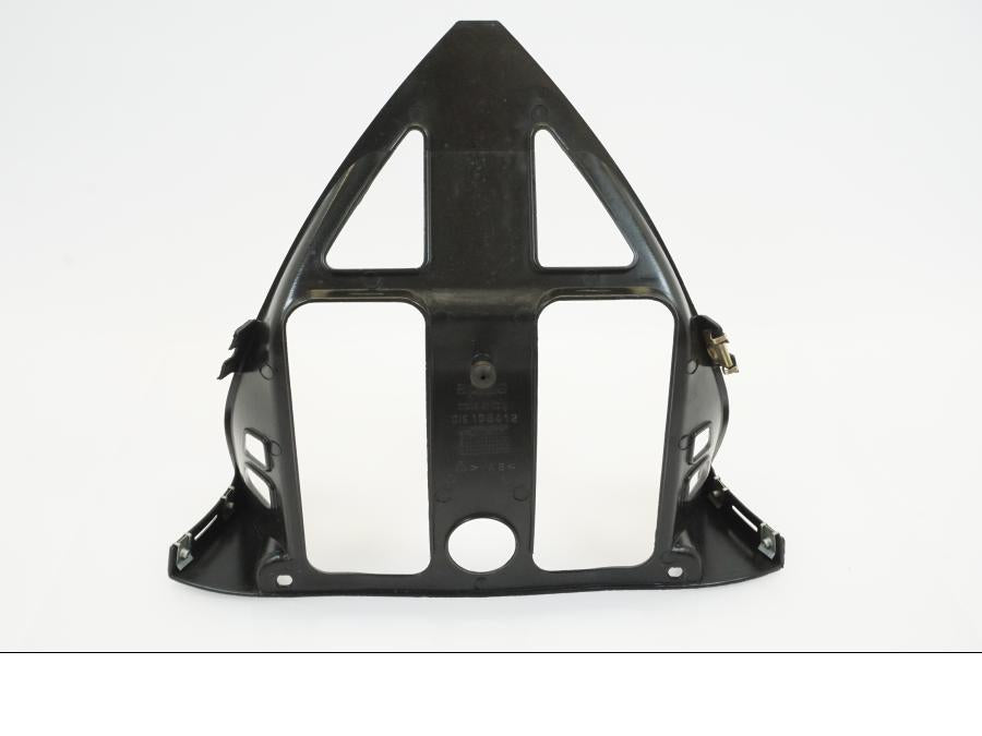 Snett nerifrån på Trekanten från en Aprilia RSV 1000 -2004 motorcykel.