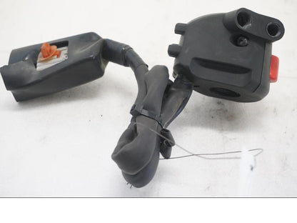 Baksidan på Styrelreglage från en Honda CBR 500 R -2013 motorcykel.